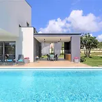 Hedone In For 6 2 Persons With 45 M2 Heated Pool, Wellness & Sport Amenities וילה Rakalj