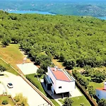 Hedone In For 6 2 Persons With 45 M2 Heated Pool, Wellness & Sport Amenities וילה Rakalj